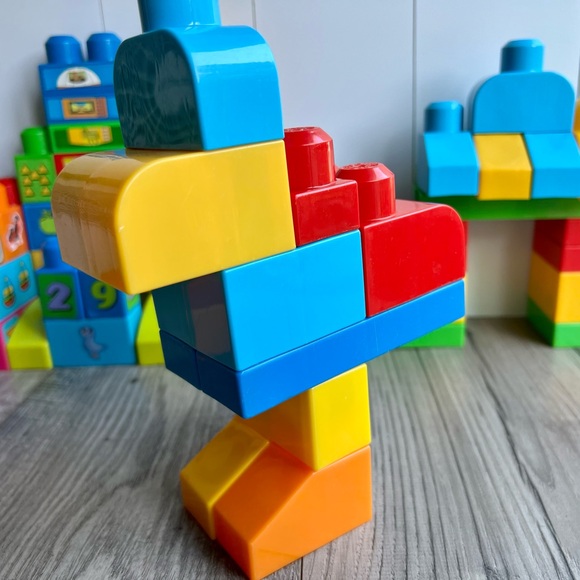 MEGA BLOKS building brick STEM toys 122 bricks - Picture 5 of 11